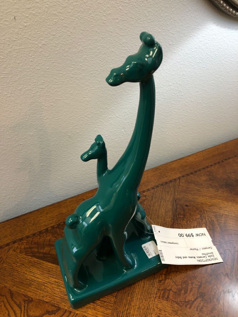Jade Ceramic of Moma and Baby Giraffes