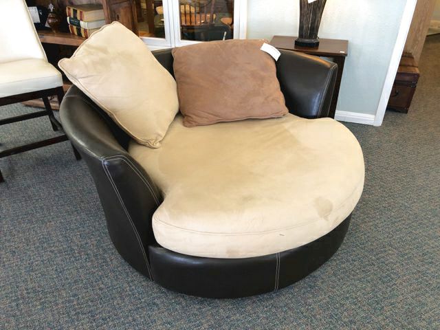 Fabric/Leather Swivel Chair
