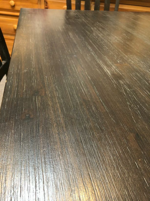 Table w/4 Chairs