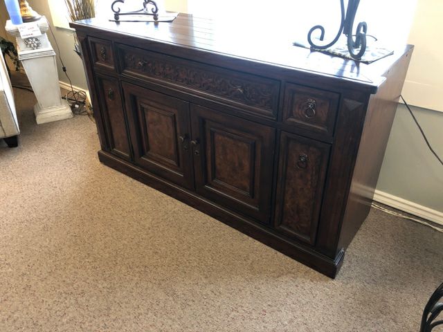Media console