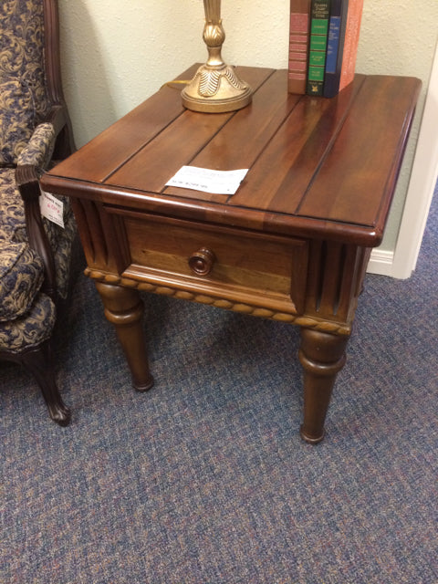 Thomasville End Table (2 available)