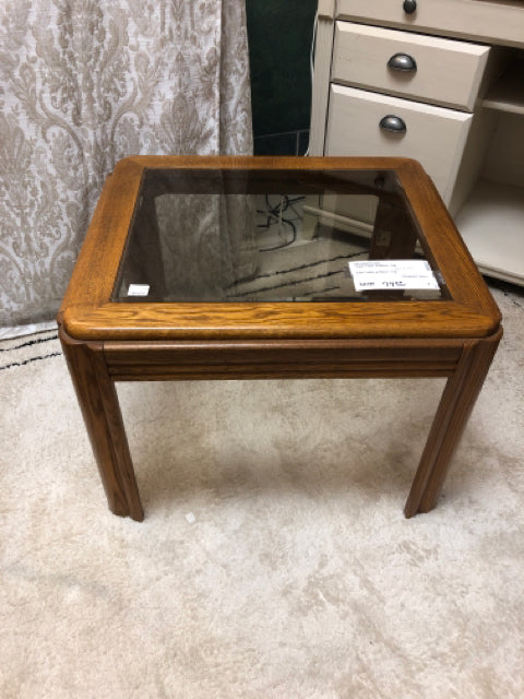 End Table w/Glass Top