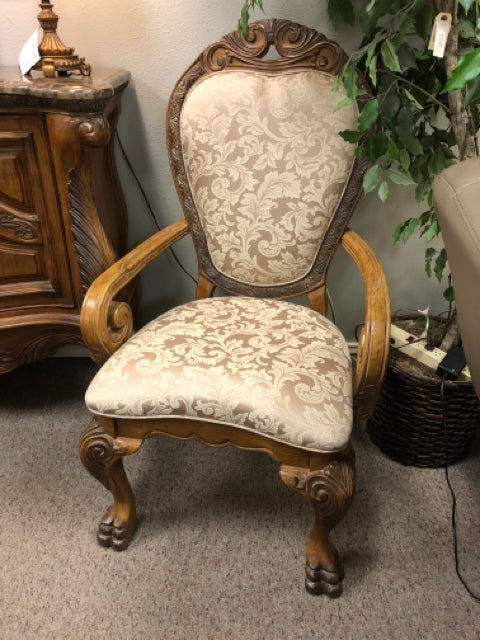 Havery Table w/6 Chairs