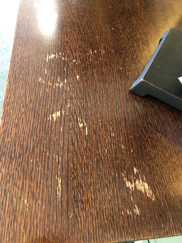 Dresser (damage on top)