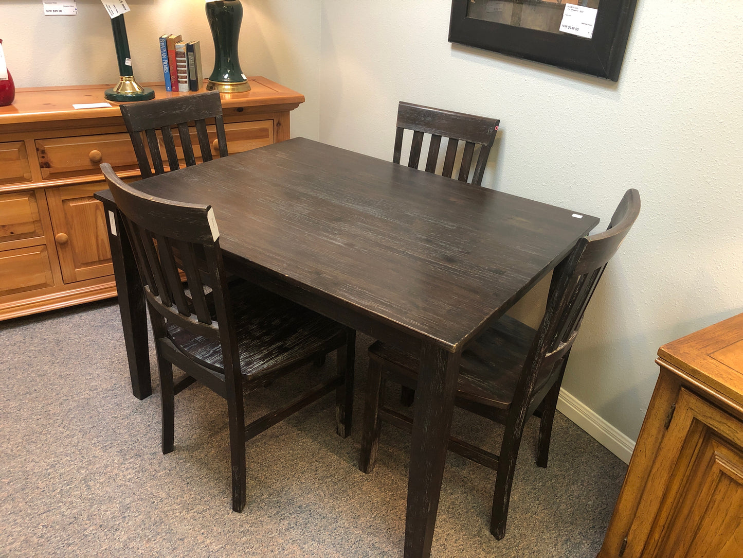 Table w/4 Chairs