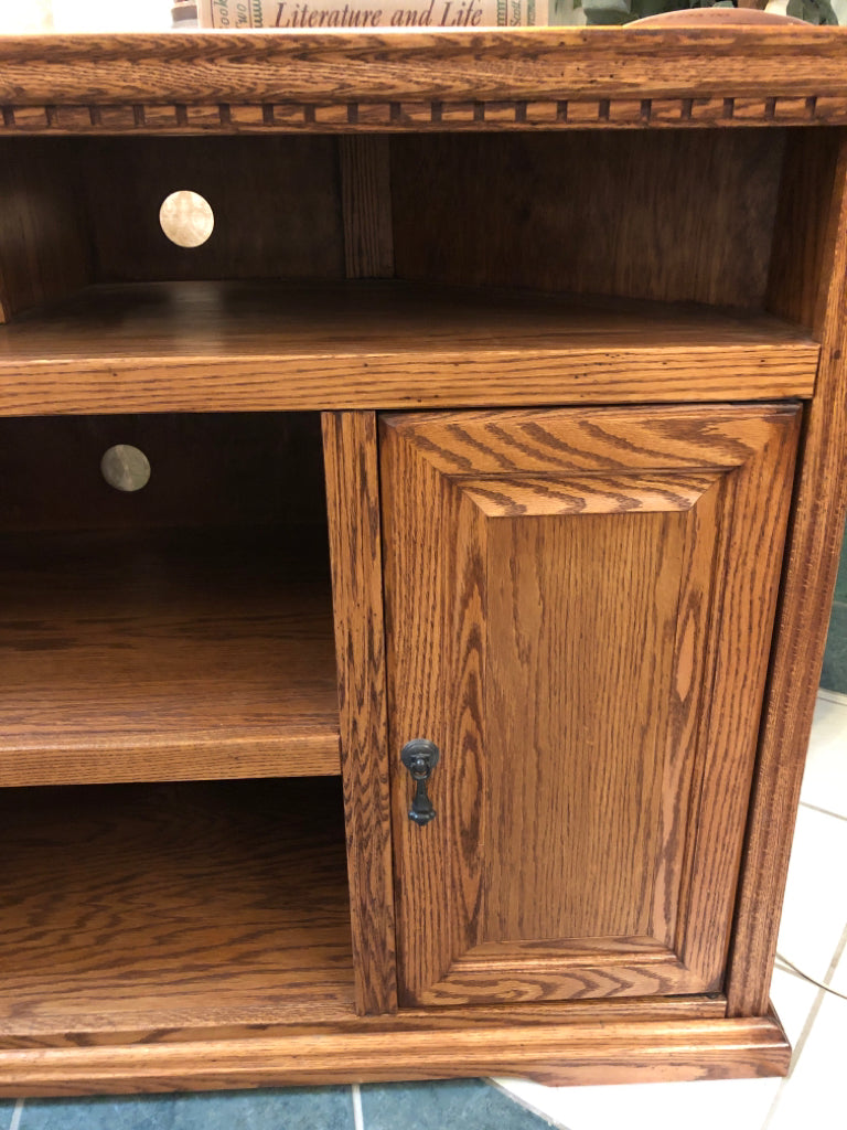 Oak Corner Media Chest