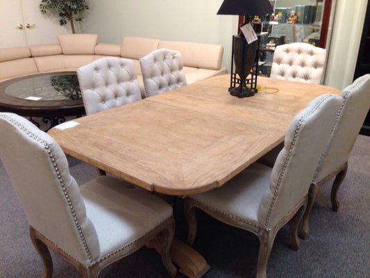 Dining Table/two 12" Leaves and 6 Chairs