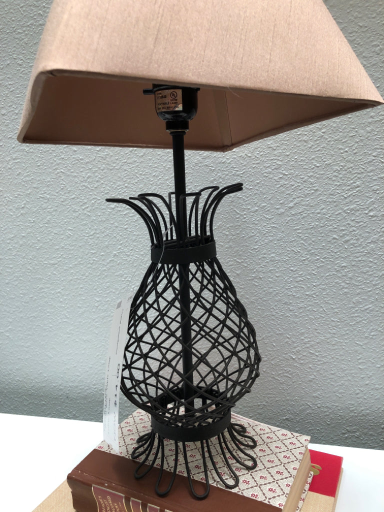 Metal Base Table Lamp