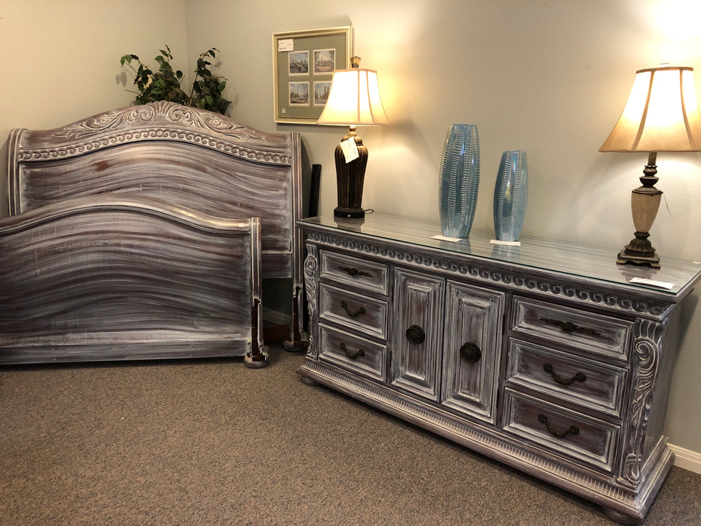 Queen Bedroom Suite