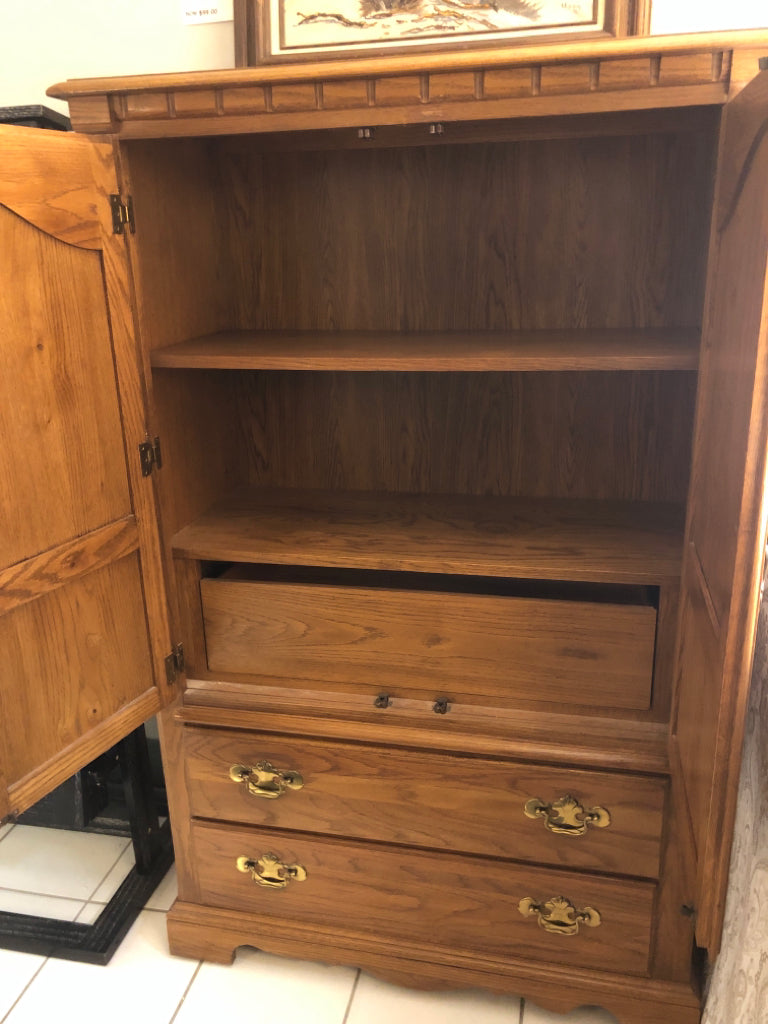 Clothes Armoire (Handle Issue)
