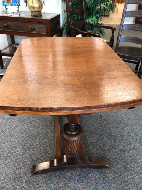 Antique Table w/2 Under Table Leaves