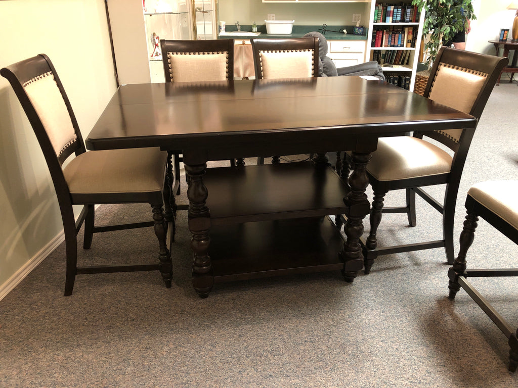 Counter Height w/6 Stools