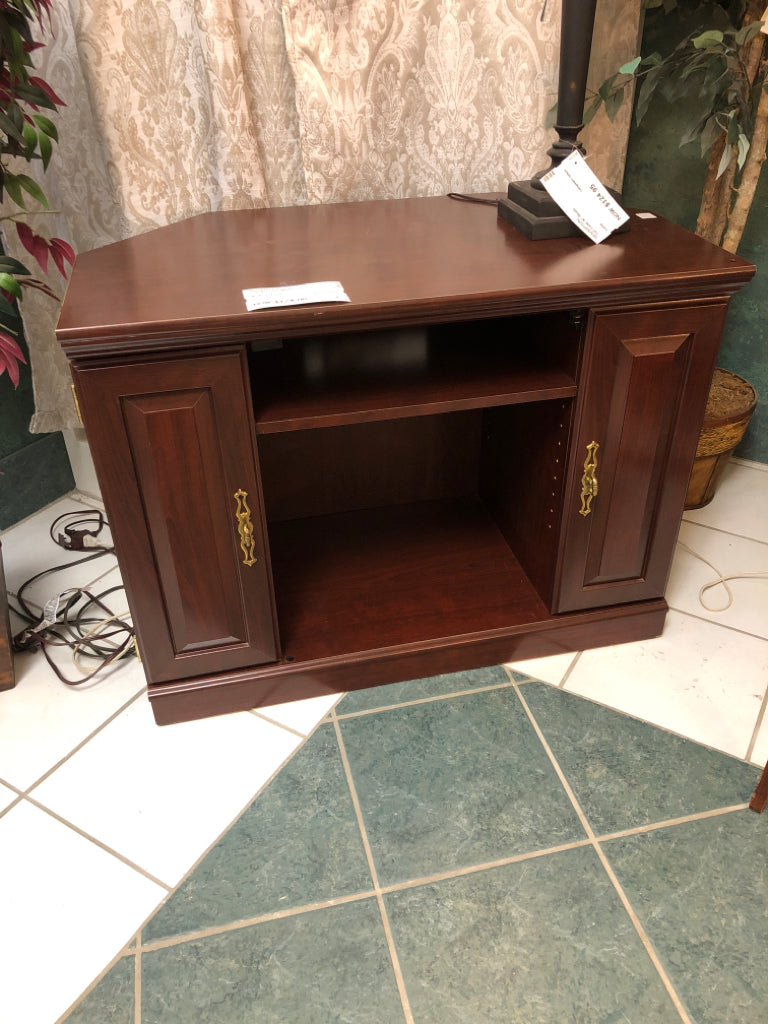 Small Corner Media Chest