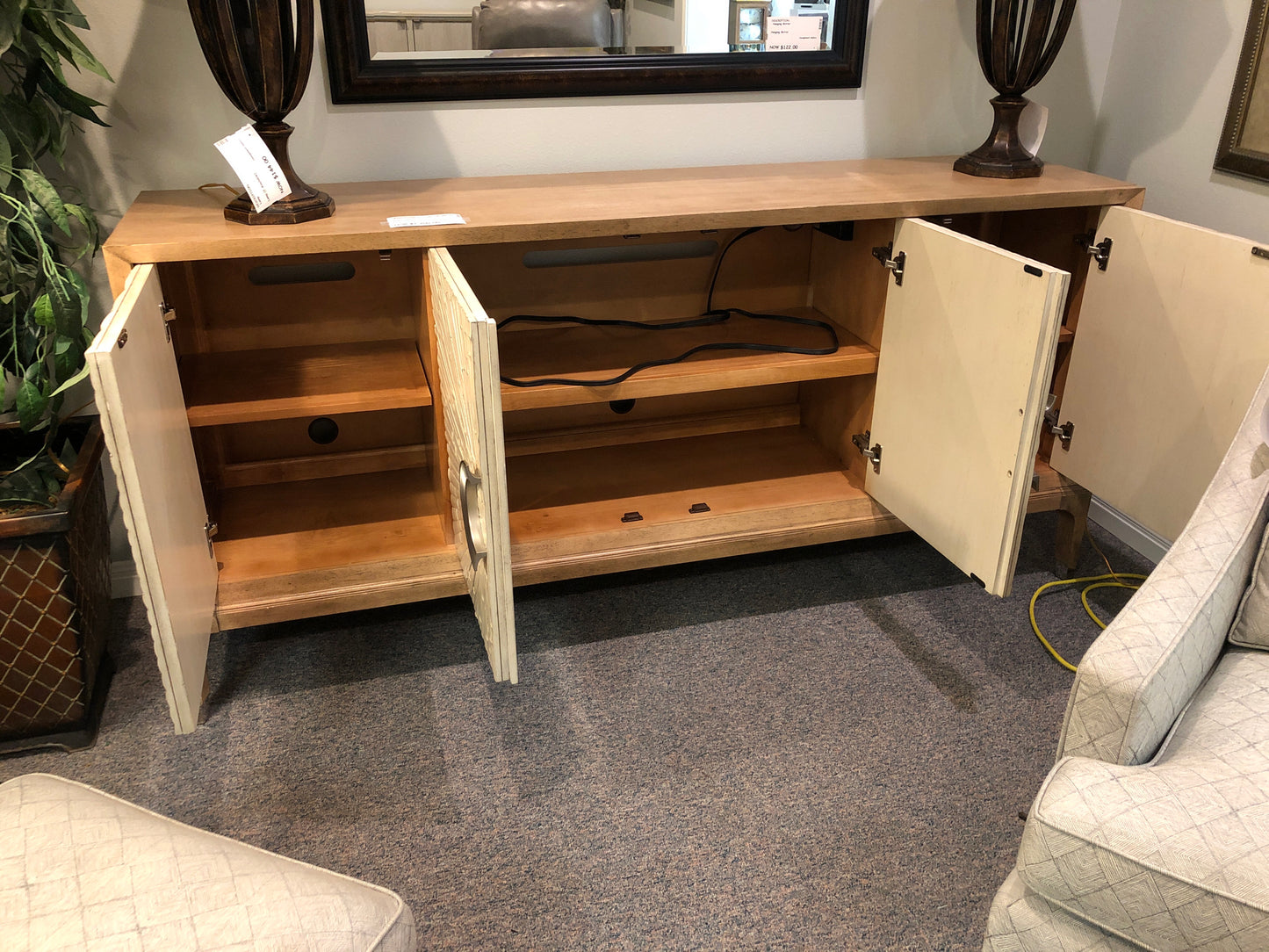 Hooker Media console