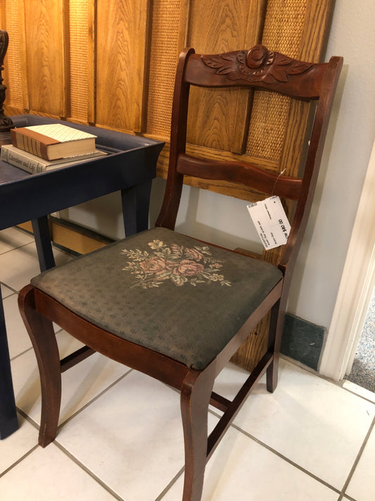 Accent Chair w/cloth seat