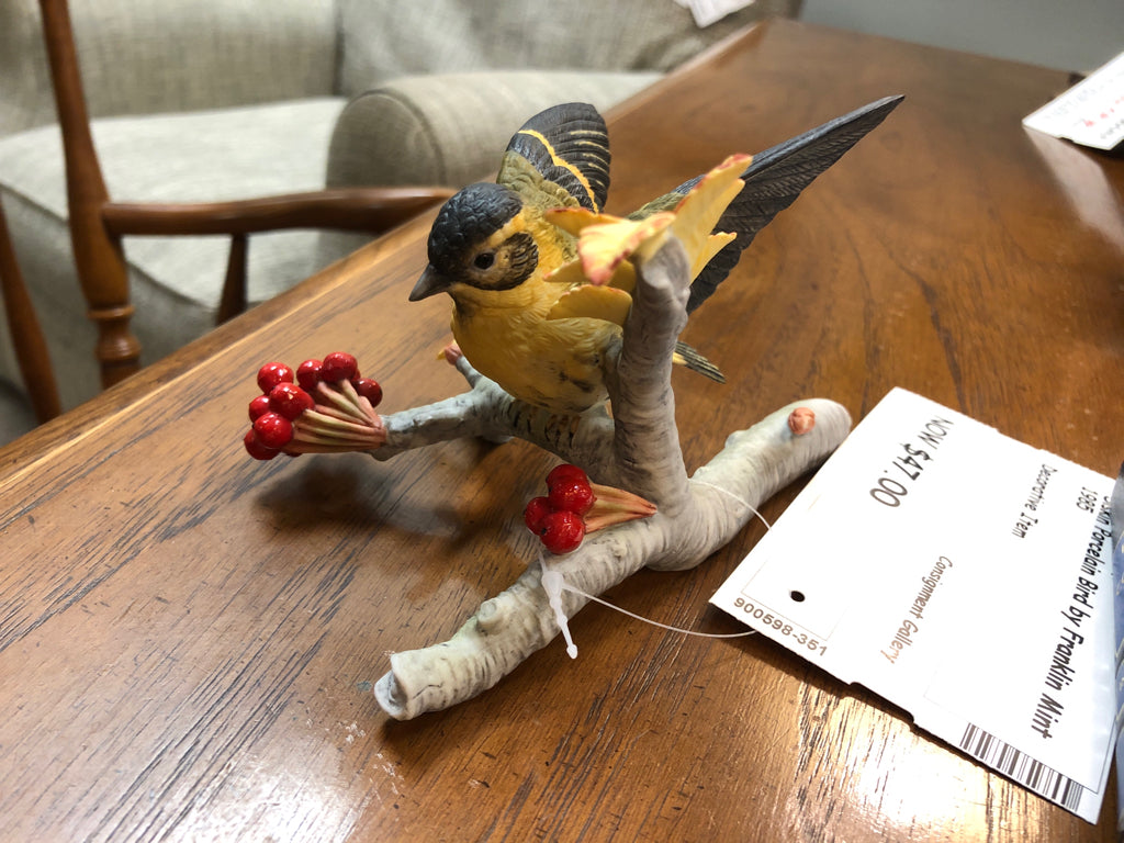 Siskin Porcelain Bird by Franklin Mint 1985