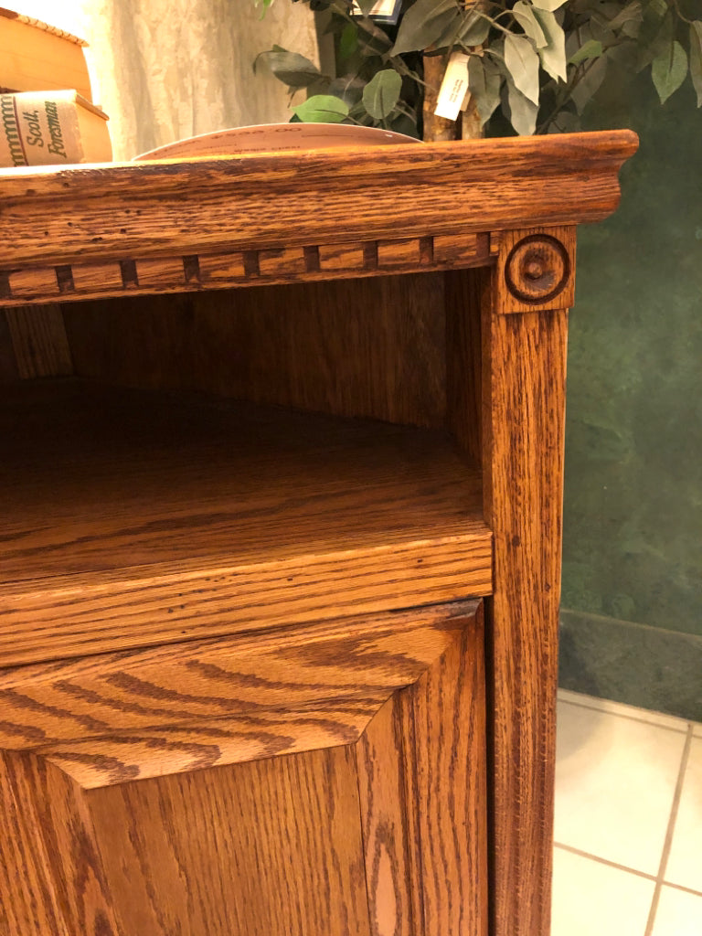 Oak Corner Media Chest