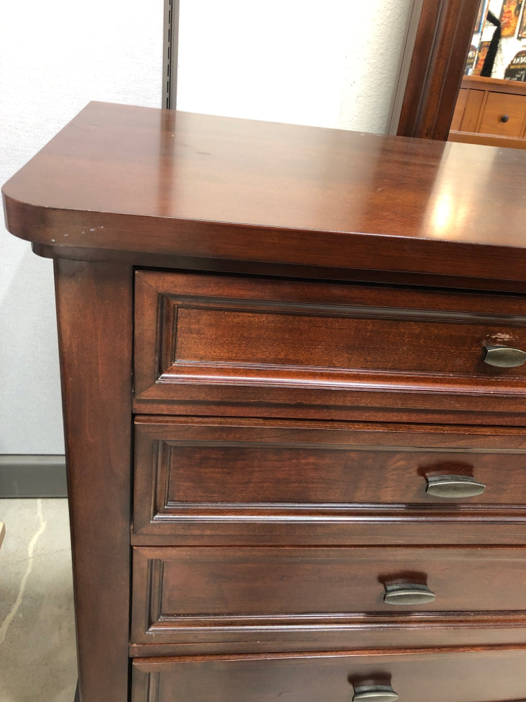 Dresser & Mirror