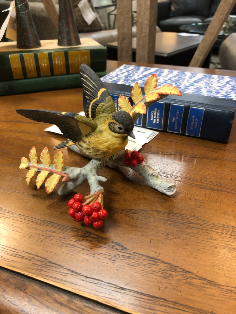 Siskin Porcelain Bird by Franklin Mint 1985