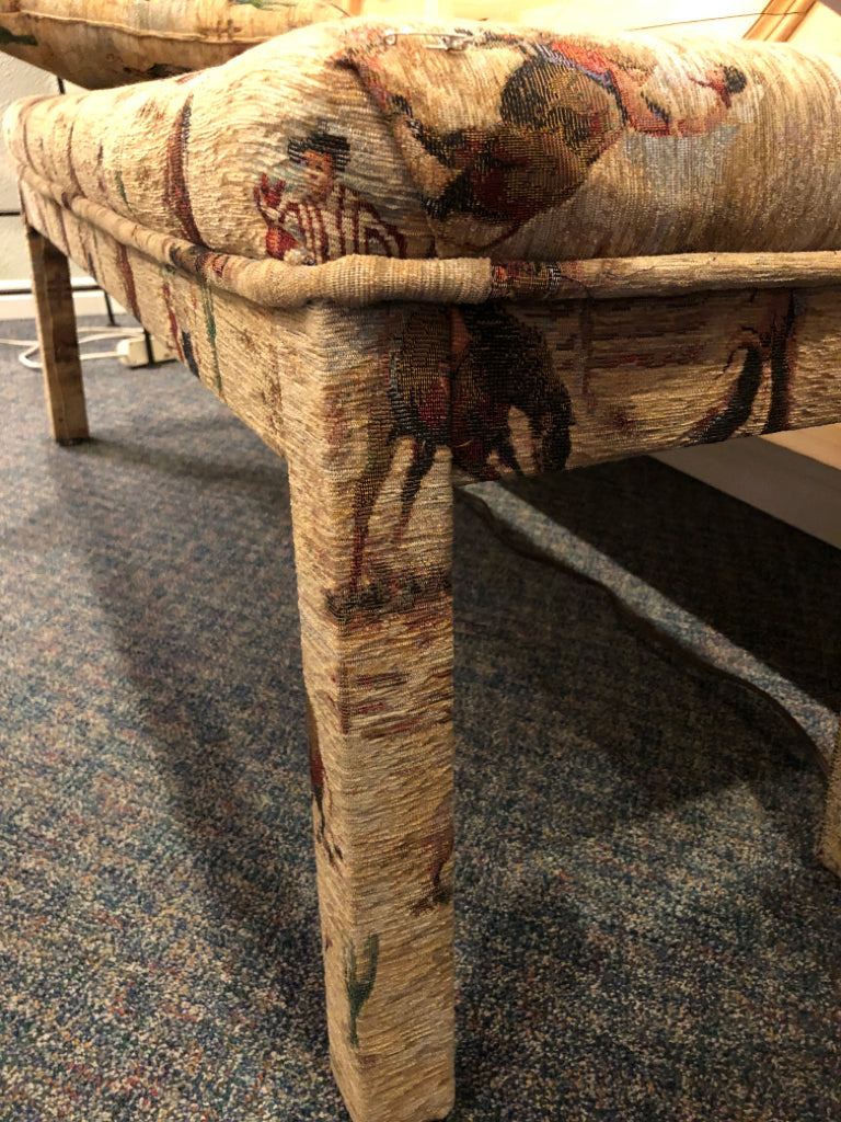 Western Cloth Bench w/ Pillow