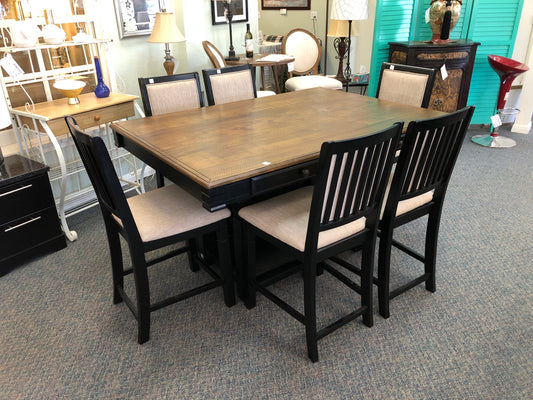 Counter Height w/6 Chairs