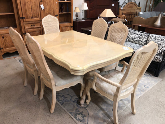 Table/Chairs/Leaves/Leaf