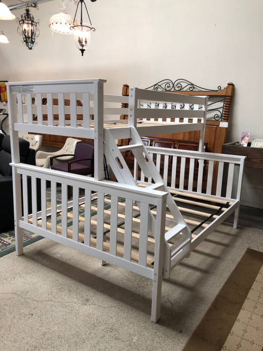 Queen & Twin Bunkbed with Slats and Rails