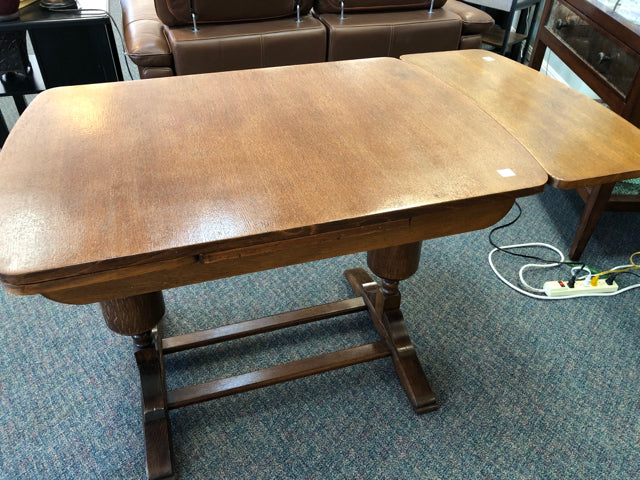 Antique Table w/2 Under Table Leaves