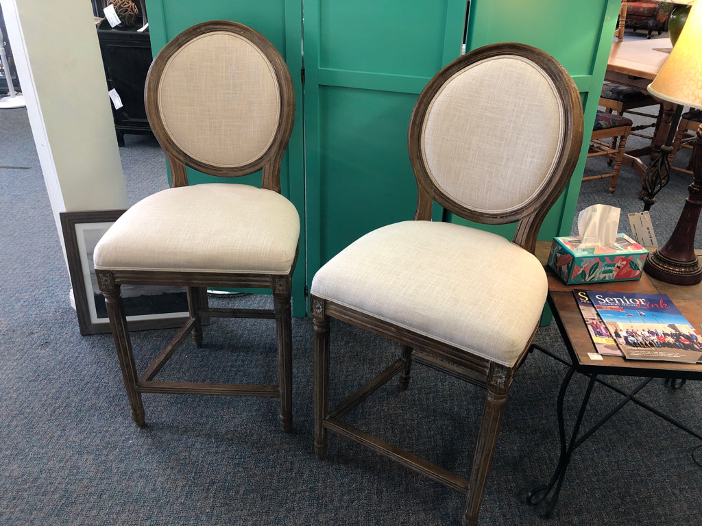 Bar Stool with Circular Back