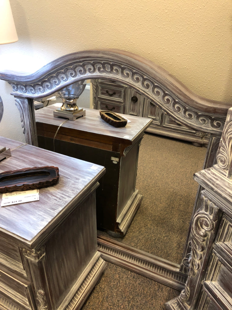 Queen Bedroom Suite