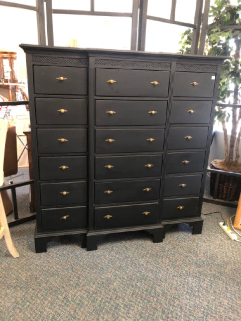 Gentlemen's Chest