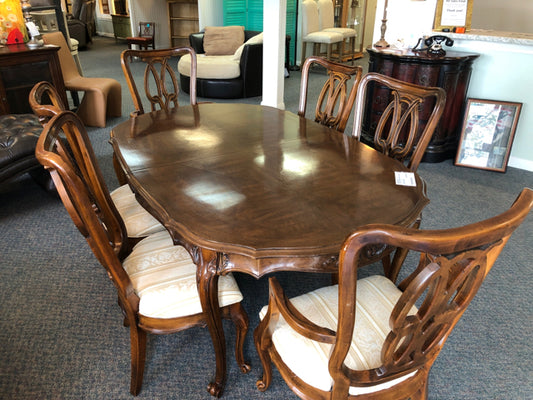 Table w/6 Chairs