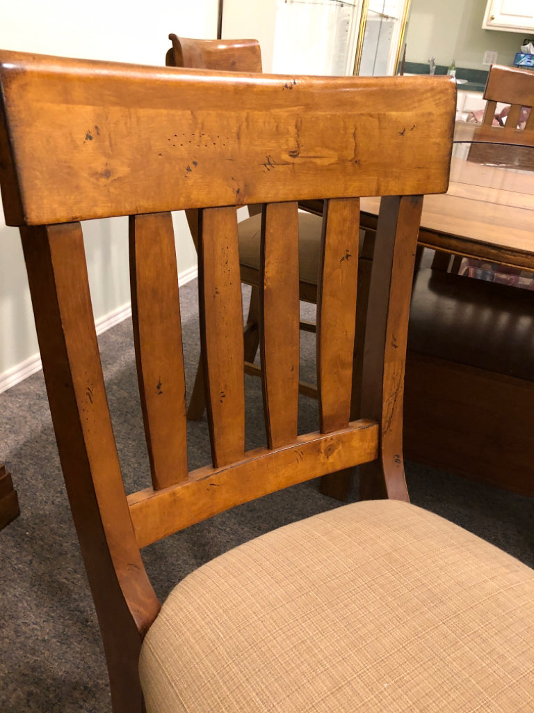 Counter Height Drop-Leaf Table w/4 Stools from Haverty's
