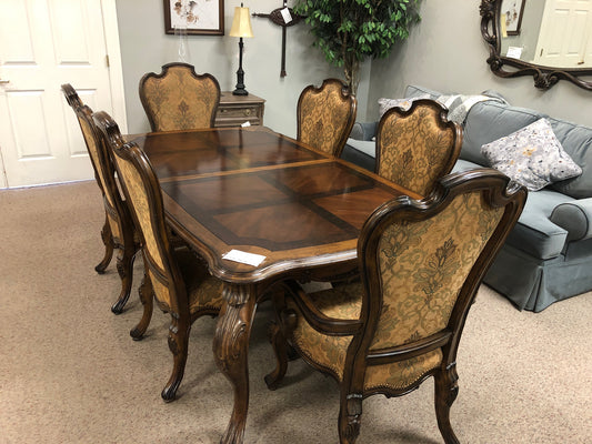 Table/Chairs/Leaves/Leaf