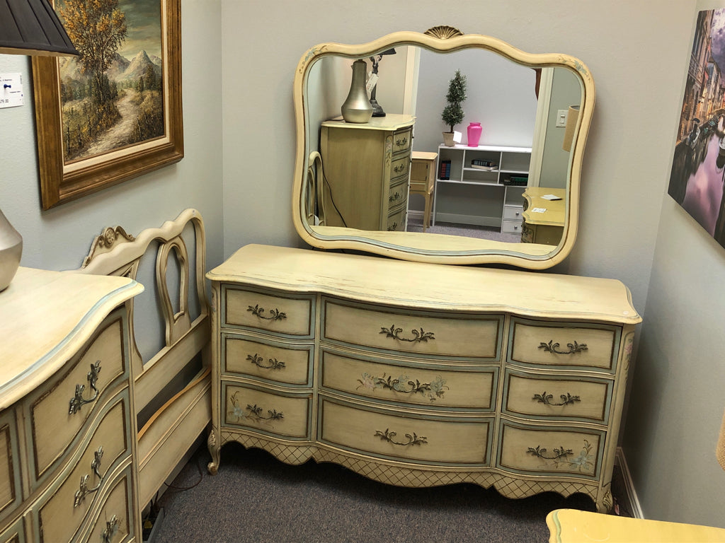 Dresser & Mirror