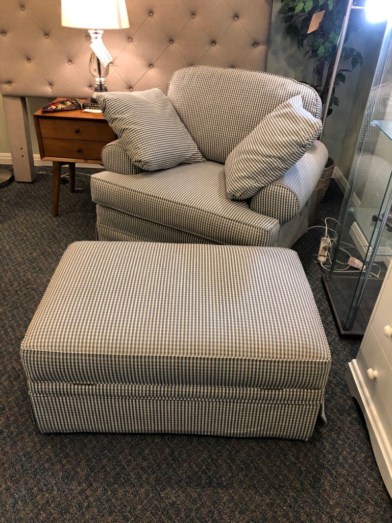 Chair w/ Ottoman