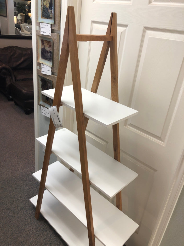 Triangular Bookshelf