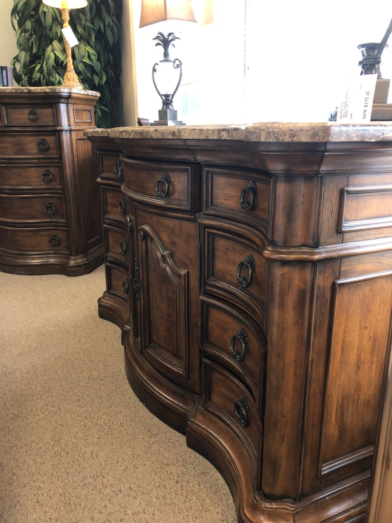 Pulaski King suite:Bed,Chest of Drawers, Dresser, Mirror, 2 Night Stands