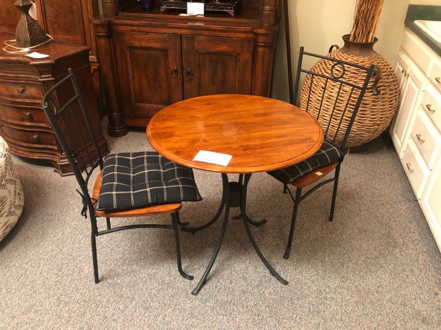 Bistro Table w/ 2 Chairs