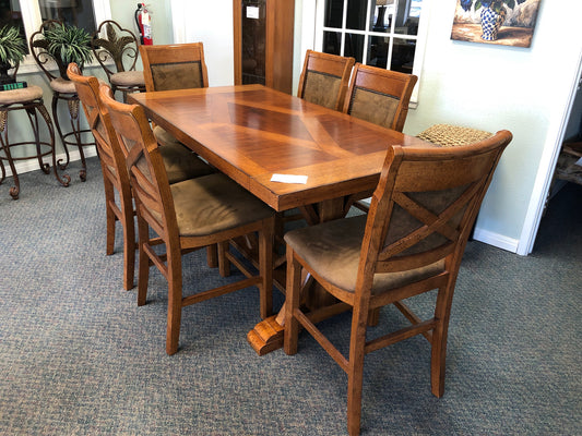 Counter Height w/6 Stools