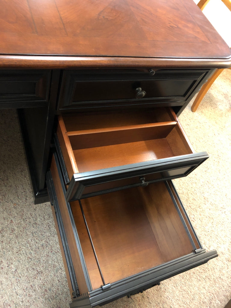 Executive Desk (from Haverty's)