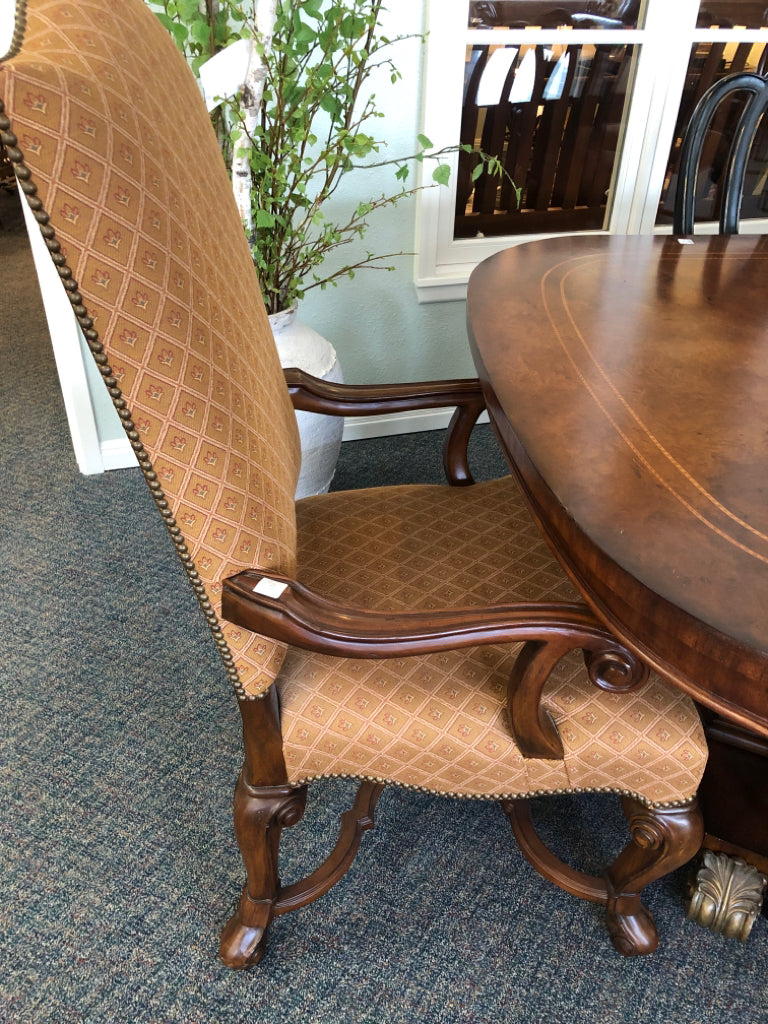 Table w/6 Chairs/2 Leaves