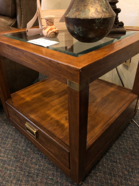 End Table w/Glass Top/Shelf