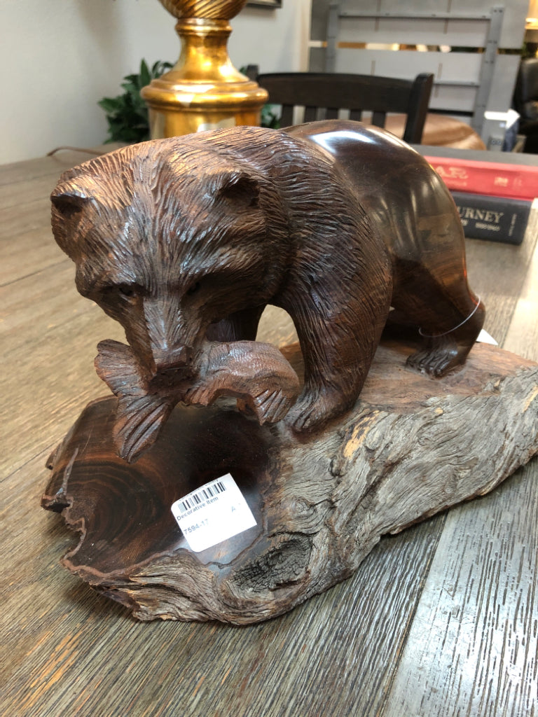 Bear with Fish on all fours