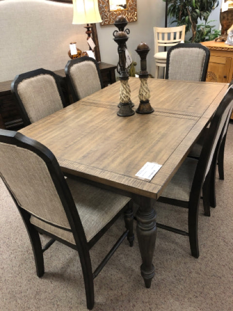 Table w/6 Chairs