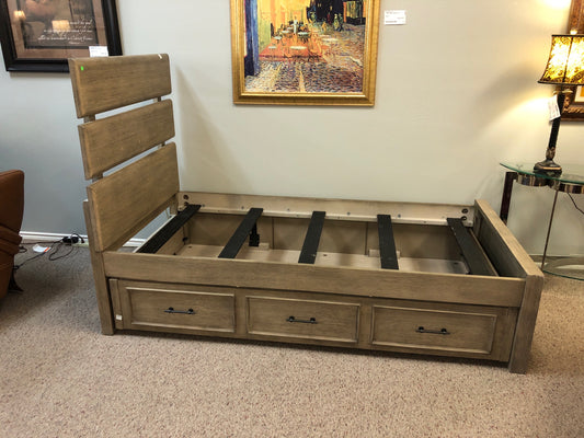 Twin Bed w/Trundle
