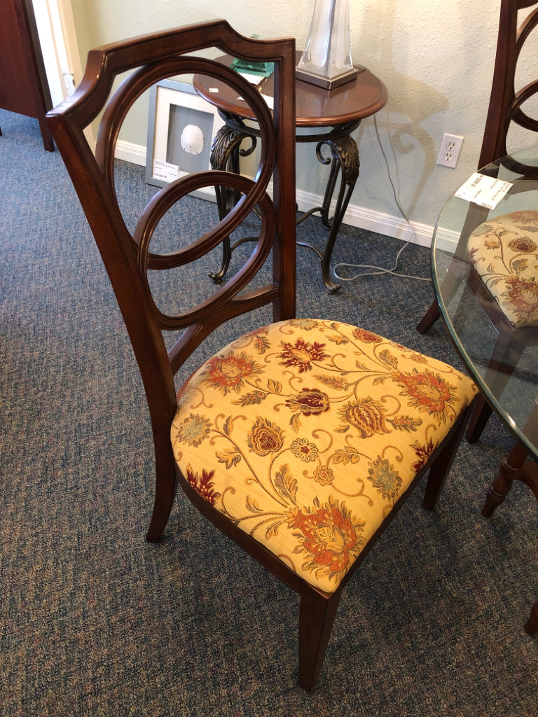 Glass-Top Table w/4 Chairs