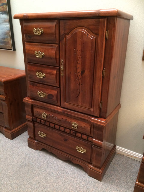 Bassett Chest of Drawers