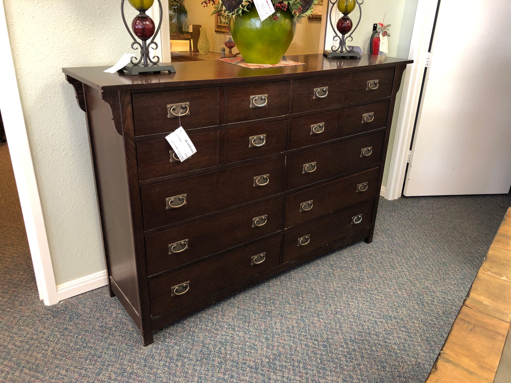 Dresser (damage on top)
