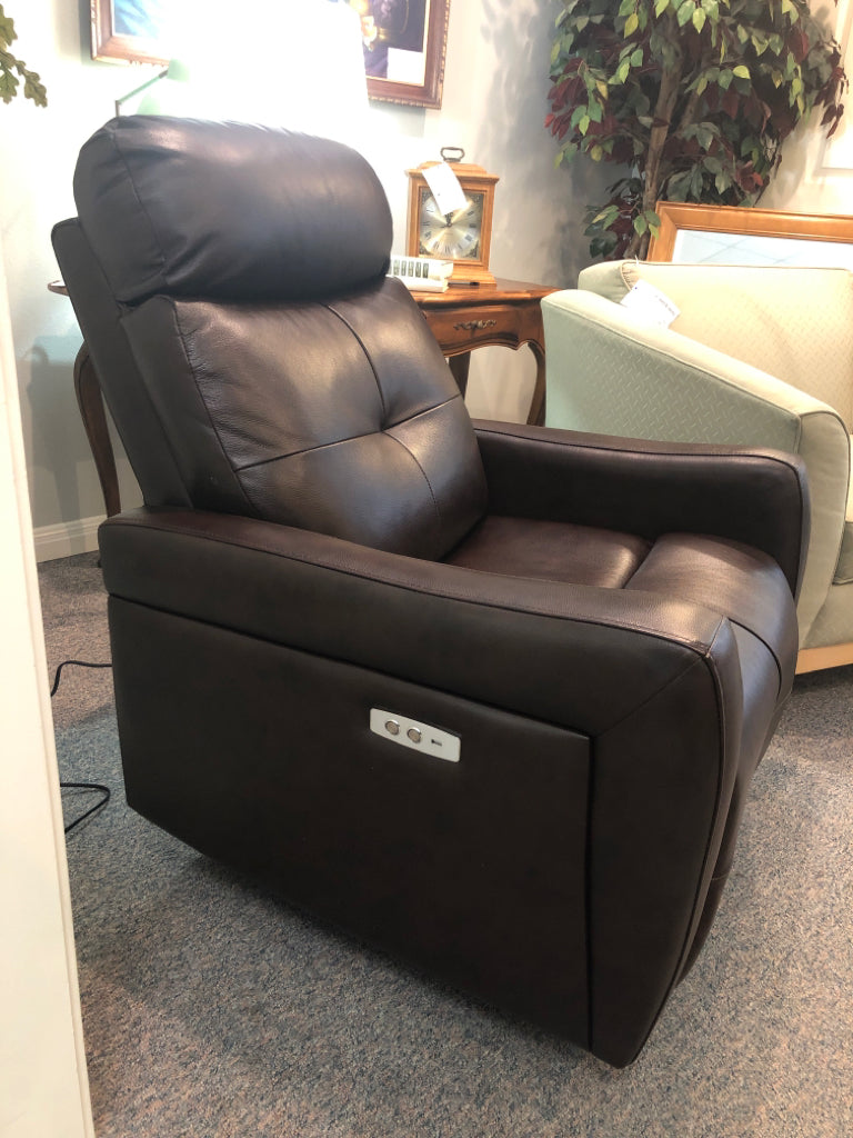 Swivel Electric Rocker/ Recliner